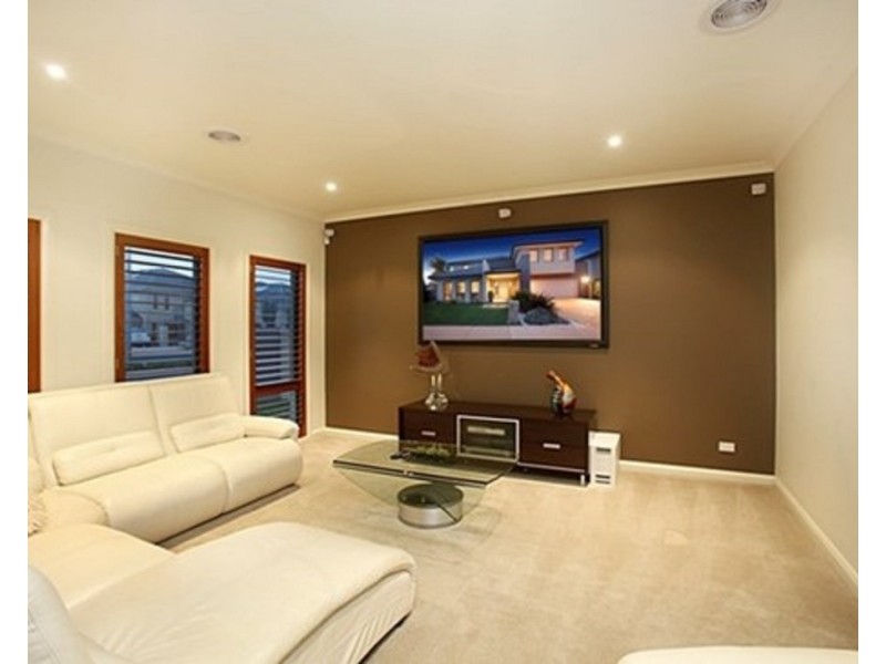 226 Sanctuary Lakes North Boulevard, Point Cook VIC 3030