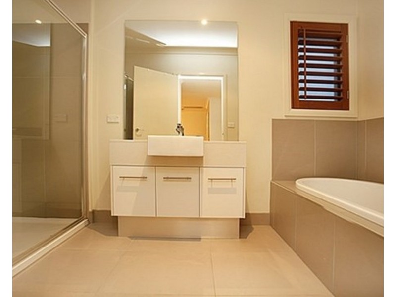 226 Sanctuary Lakes North Boulevard, Point Cook VIC 3030