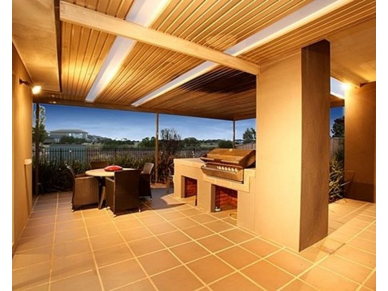 226 Sanctuary Lakes North Boulevard, Point Cook VIC 3030