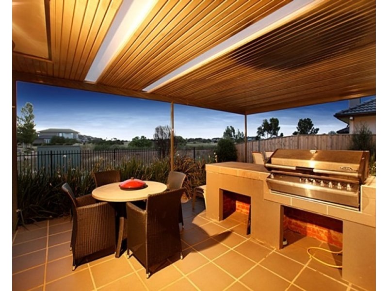 226 Sanctuary Lakes North Boulevard, Point Cook VIC 3030