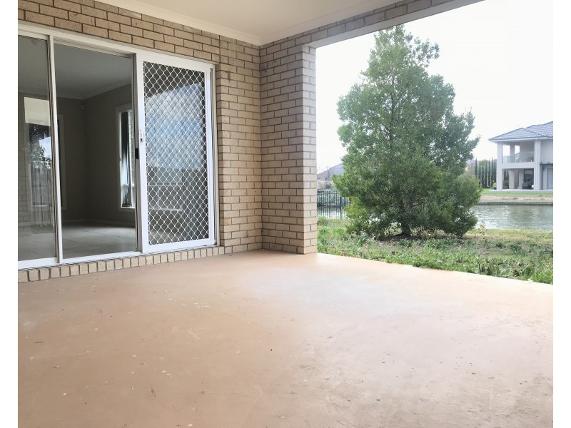 2 Watersedge Cove, Point Cook VIC 3030