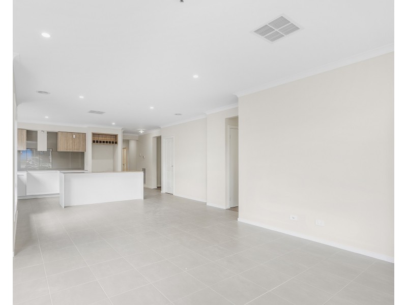 14 Pilatus Crescent, Point Cook VIC 3030
