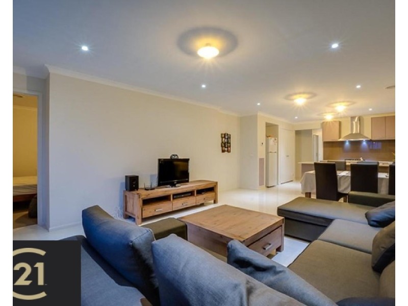 8 Silverbush Way, Truganina VIC 3029