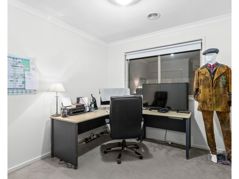 31 Seafarer Way, Sanctuary Lakes VIC 3030