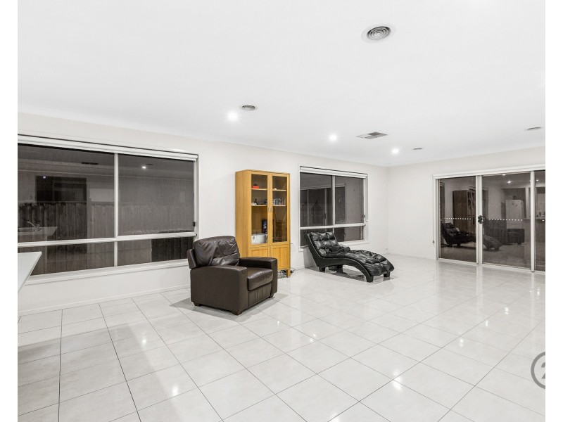 31 Seafarer Way, Sanctuary Lakes VIC 3030