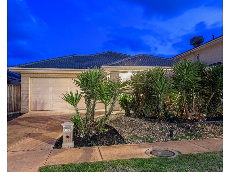 31 Seafarer Way, Sanctuary Lakes VIC 3030