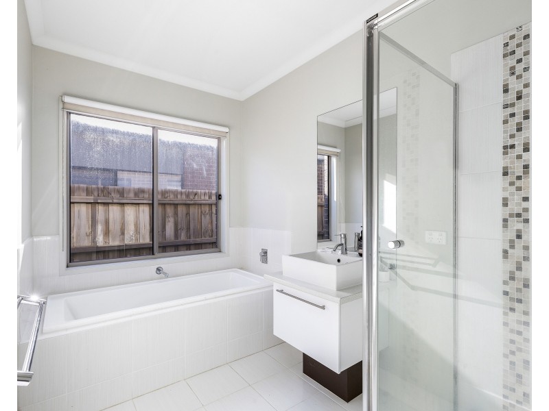 3 Lomandra Street, Point Cook VIC 3030