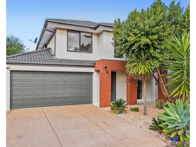 34/1 Greg Norman Drive, Sanctuary Lakes VIC 3030