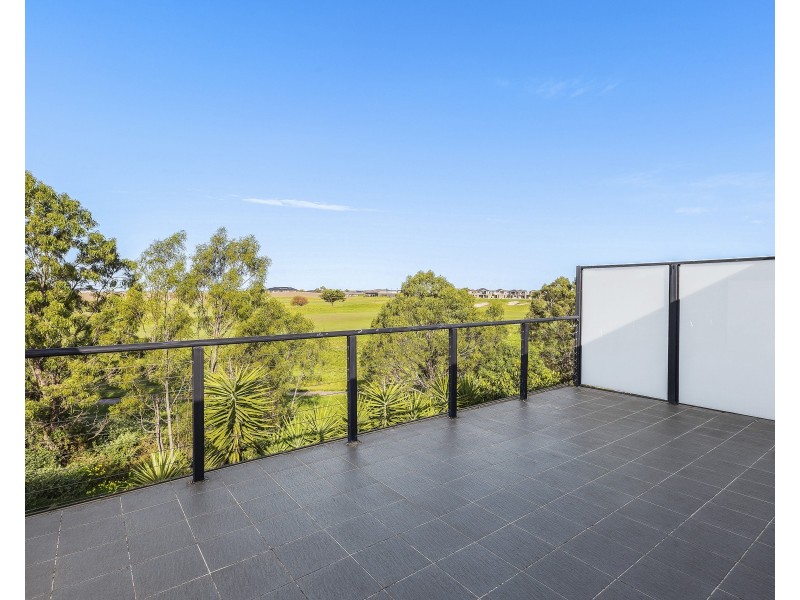 34/1 Greg Norman Drive, Sanctuary Lakes VIC 3030