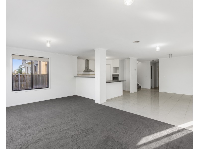 34/1 Greg Norman Drive, Sanctuary Lakes VIC 3030