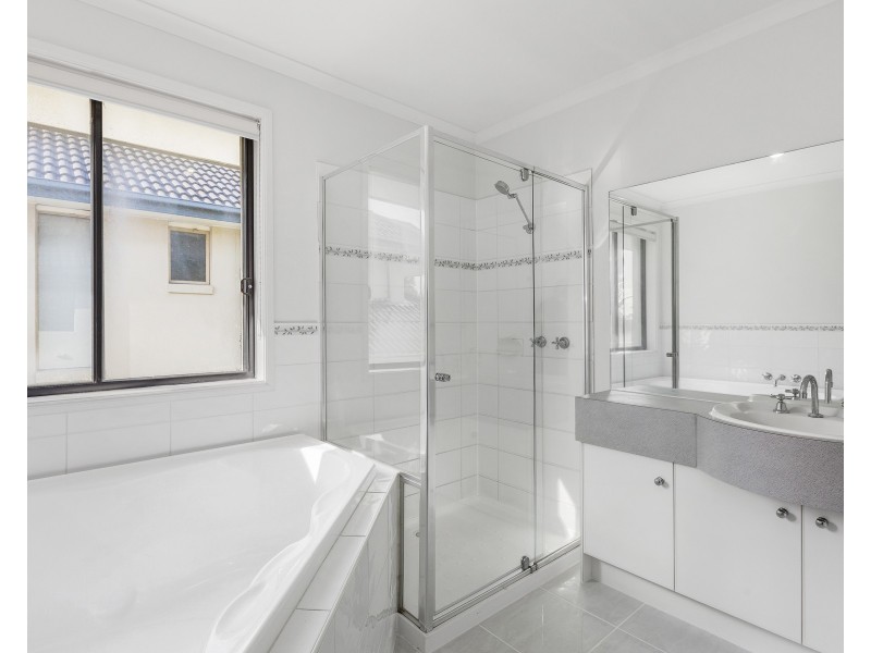 34/1 Greg Norman Drive, Sanctuary Lakes VIC 3030