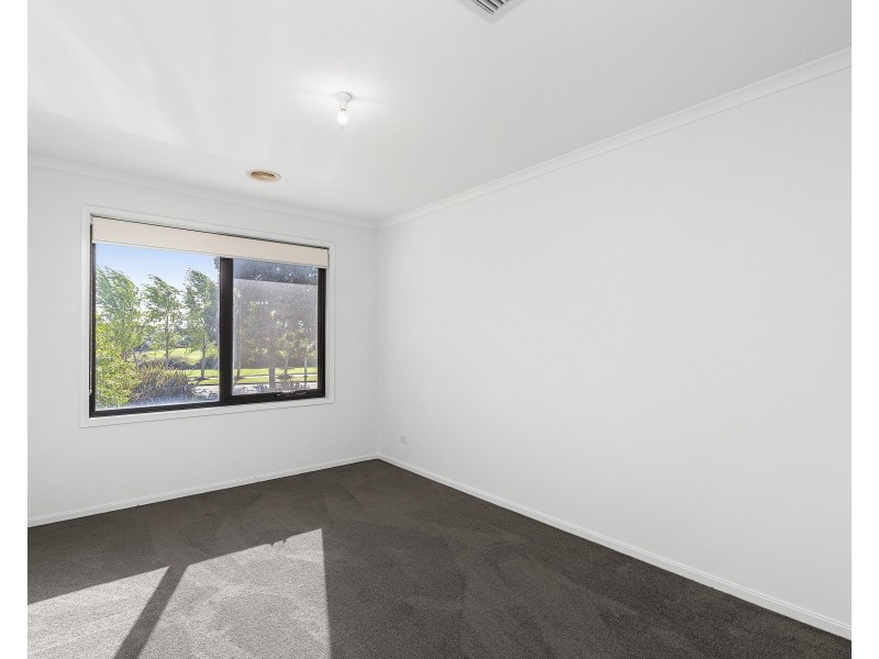 34/1 Greg Norman Drive, Sanctuary Lakes VIC 3030