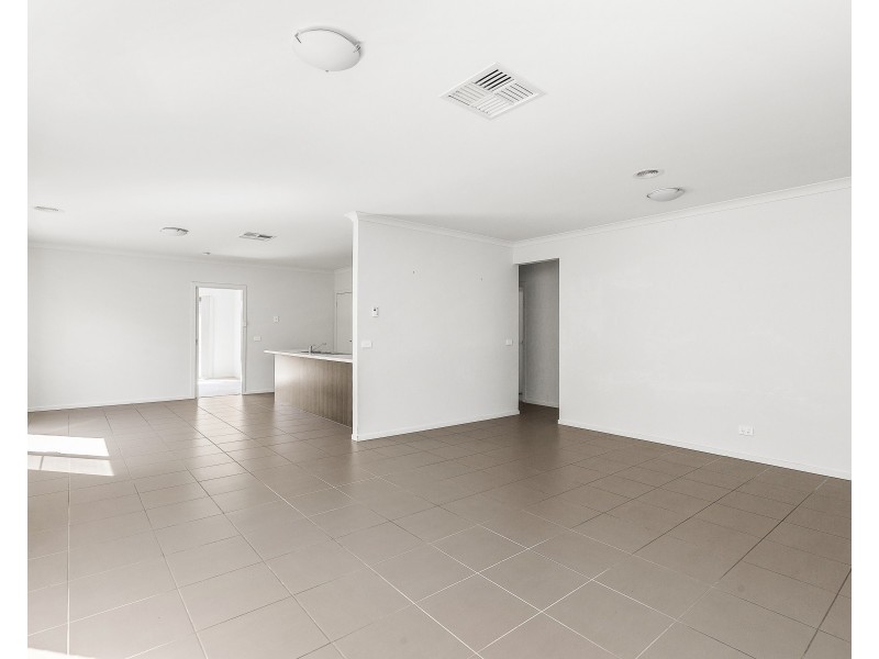 60 Carrick Street, Point Cook VIC 3030