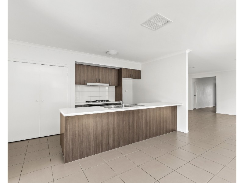 60 Carrick Street, Point Cook VIC 3030