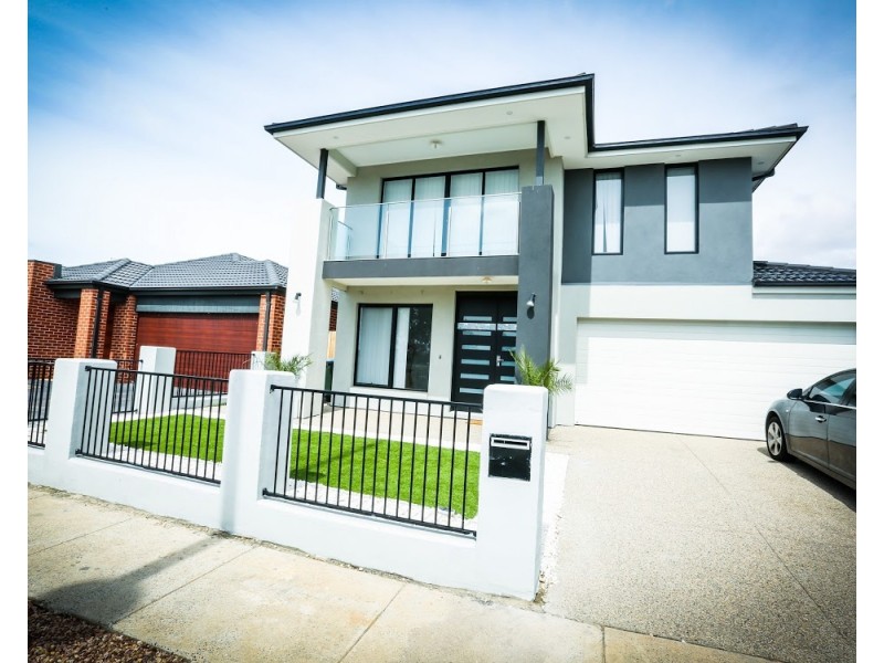 12 Canegrass Drive, Point Cook VIC 3030