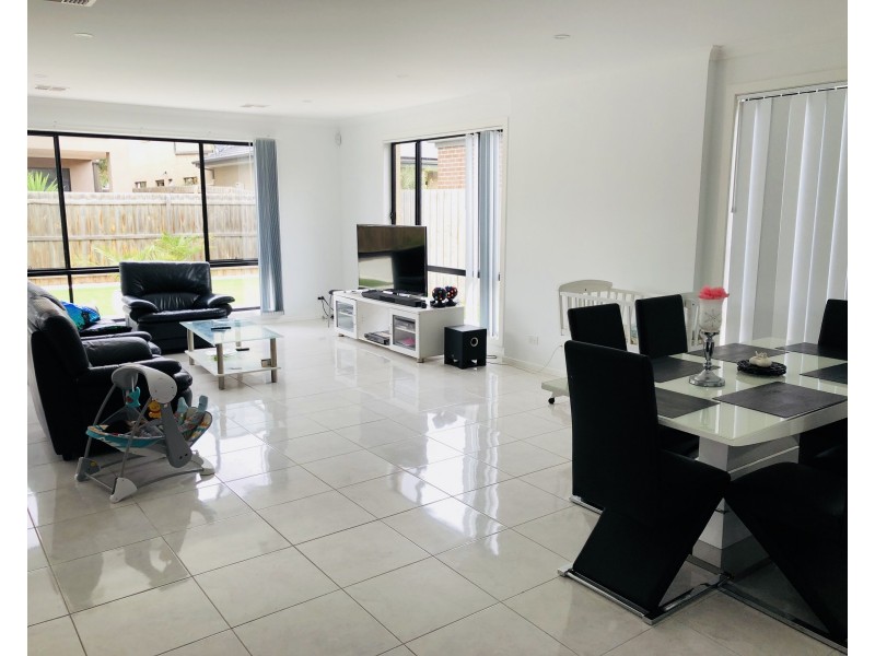 12 Canegrass Drive, Point Cook VIC 3030