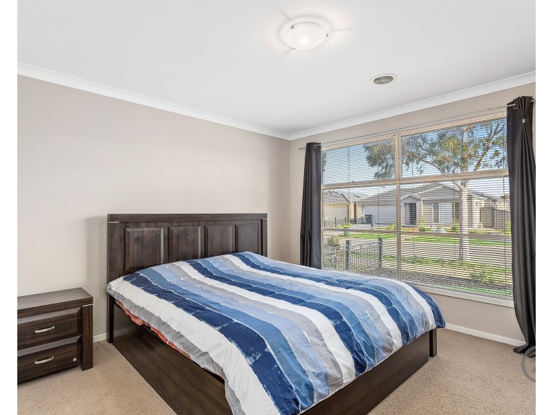 44 Breasley Parkway, Point Cook VIC 3030
