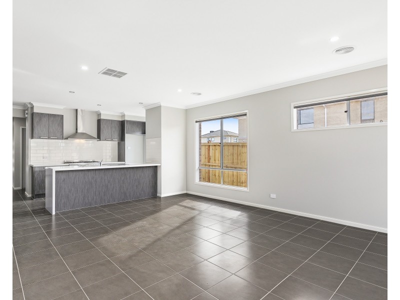 25 Lucerne Drive, Truganina VIC 3029