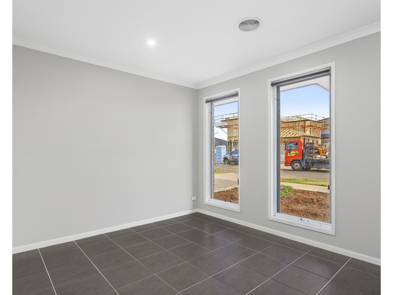 25 Lucerne Drive, Truganina VIC 3029