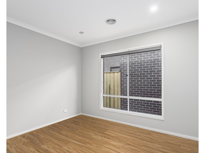 25 Lucerne Drive, Truganina VIC 3029