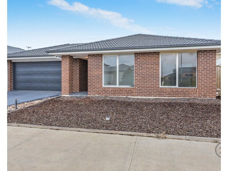 17 Sorrenberg Street, Point Cook VIC 3030