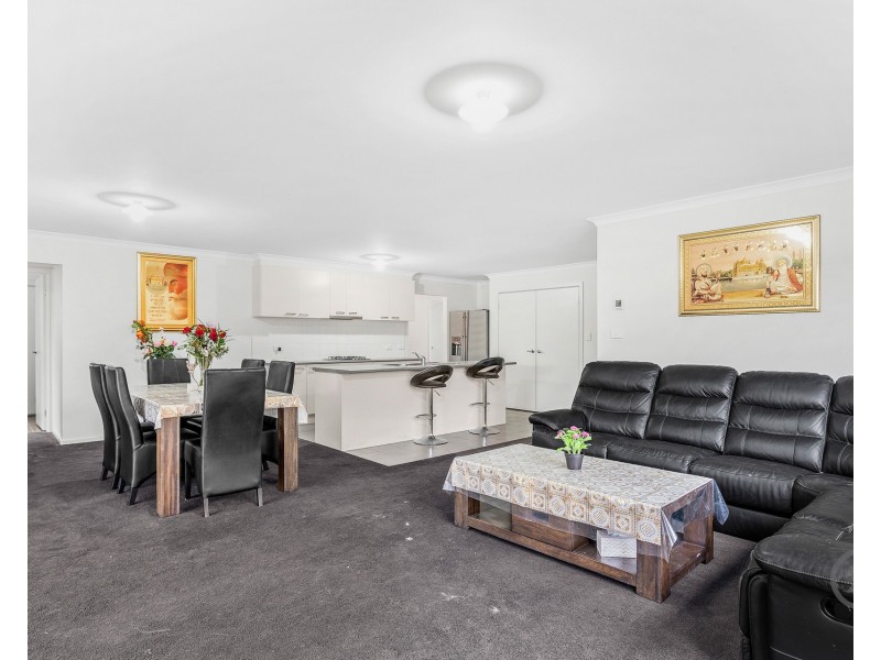 17 Sorrenberg Street, Point Cook VIC 3030