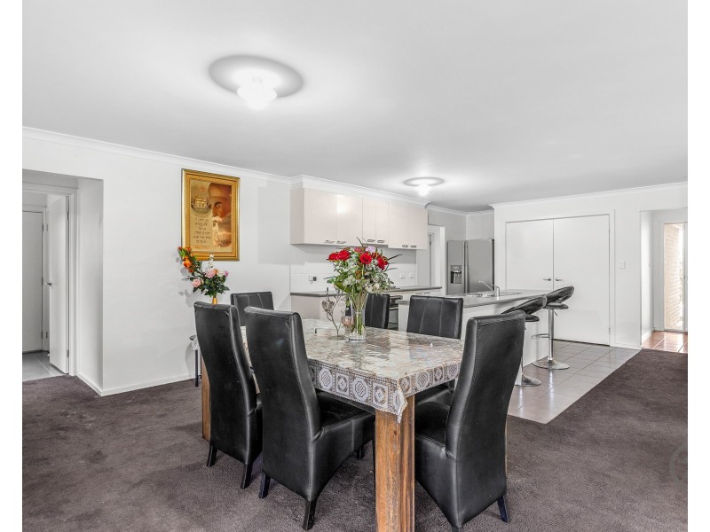 17 Sorrenberg Street, Point Cook VIC 3030