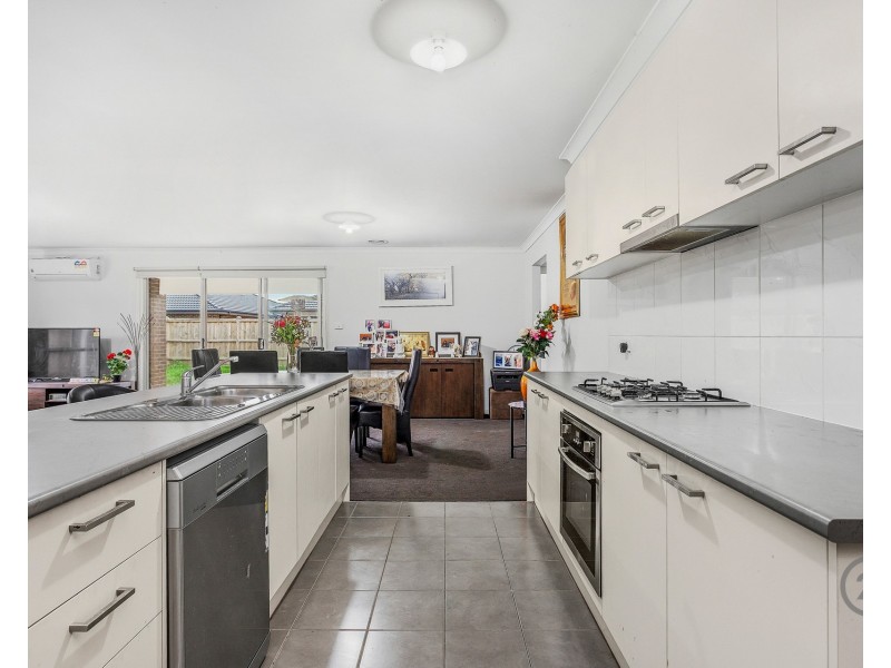 17 Sorrenberg Street, Point Cook VIC 3030