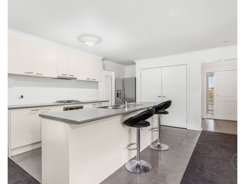 17 Sorrenberg Street, Point Cook VIC 3030