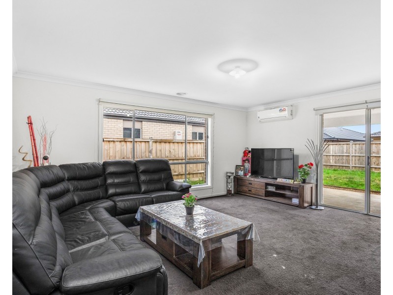 17 Sorrenberg Street, Point Cook VIC 3030