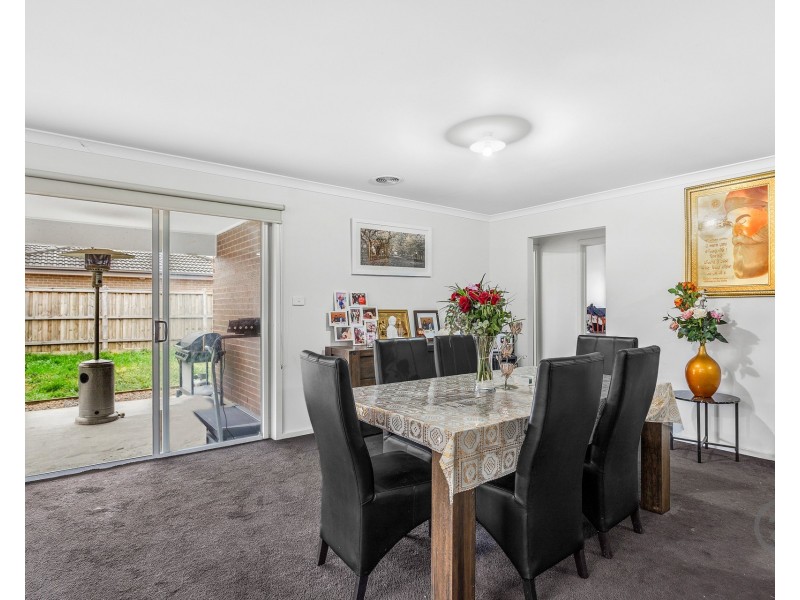 17 Sorrenberg Street, Point Cook VIC 3030