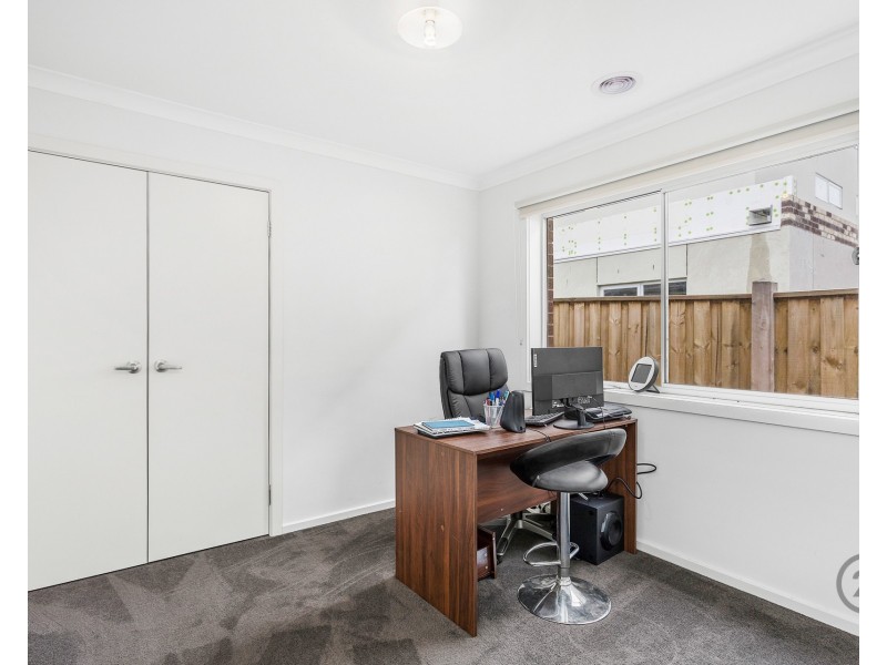 17 Sorrenberg Street, Point Cook VIC 3030