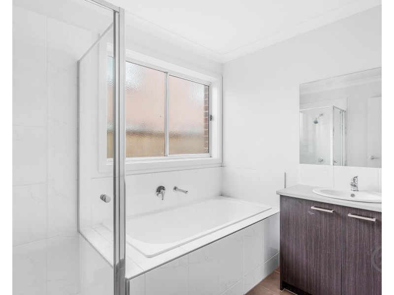 17 Sorrenberg Street, Point Cook VIC 3030