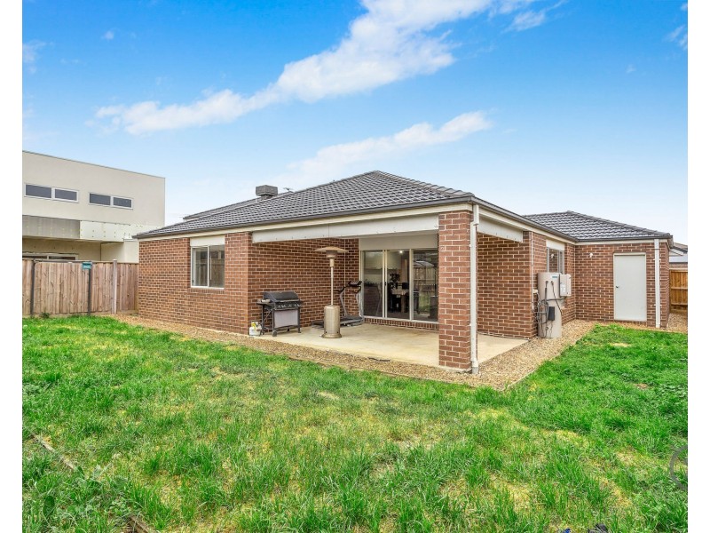 17 Sorrenberg Street, Point Cook VIC 3030