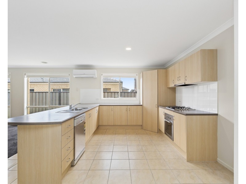 11 Opperman Place, Point Cook VIC 3030