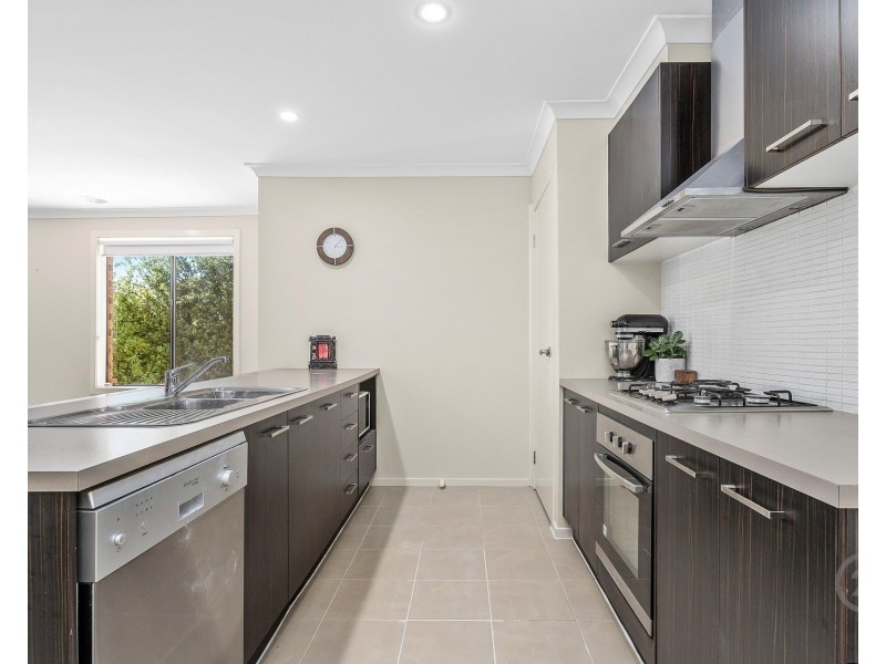 20 Dewar Crescent, Maddingley VIC 3340