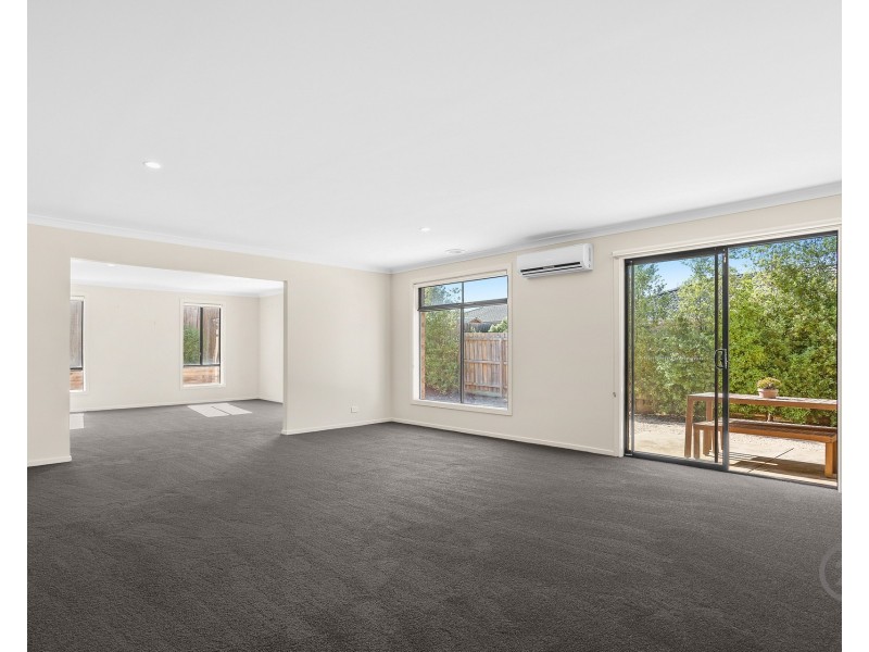 20 Dewar Crescent, Maddingley VIC 3340