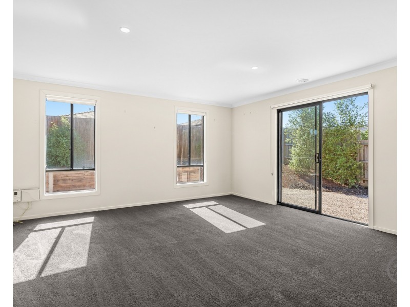 20 Dewar Crescent, Maddingley VIC 3340