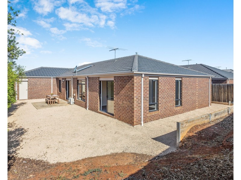 20 Dewar Crescent, Maddingley VIC 3340