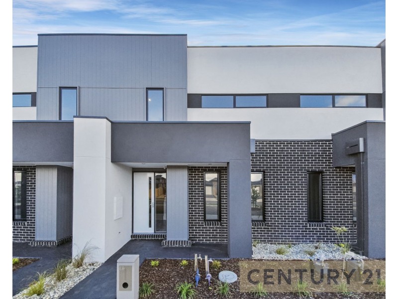 8 Lenox Walk, Point Cook VIC 3030