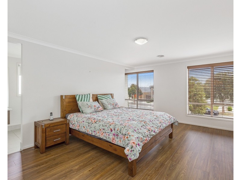227 Saltwater Promenade, Point Cook VIC 3030