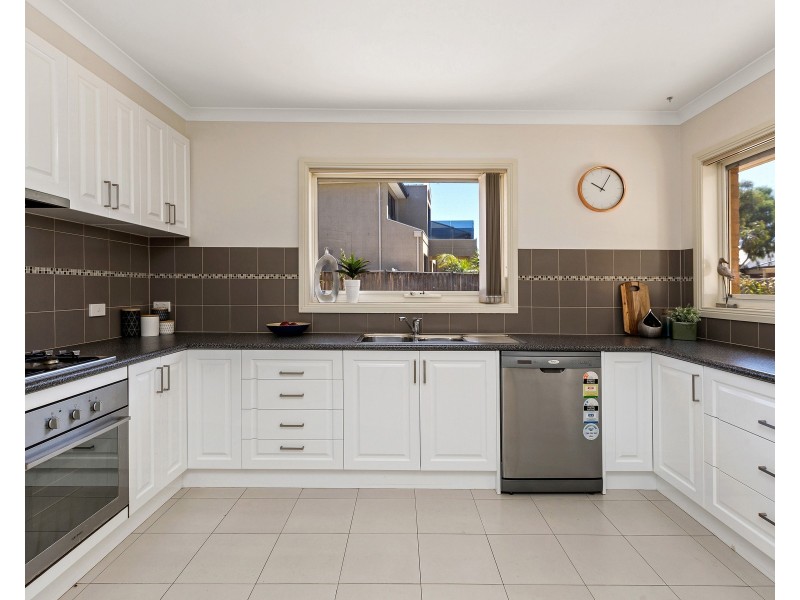 20 The Esplanade, Sanctuary Lakes VIC 3030