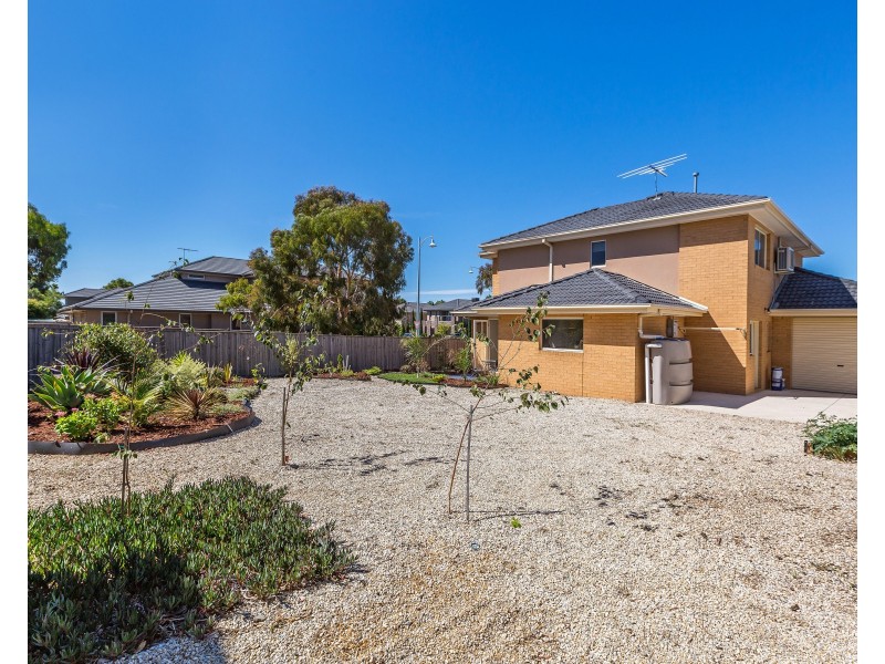 20 The Esplanade, Sanctuary Lakes VIC 3030