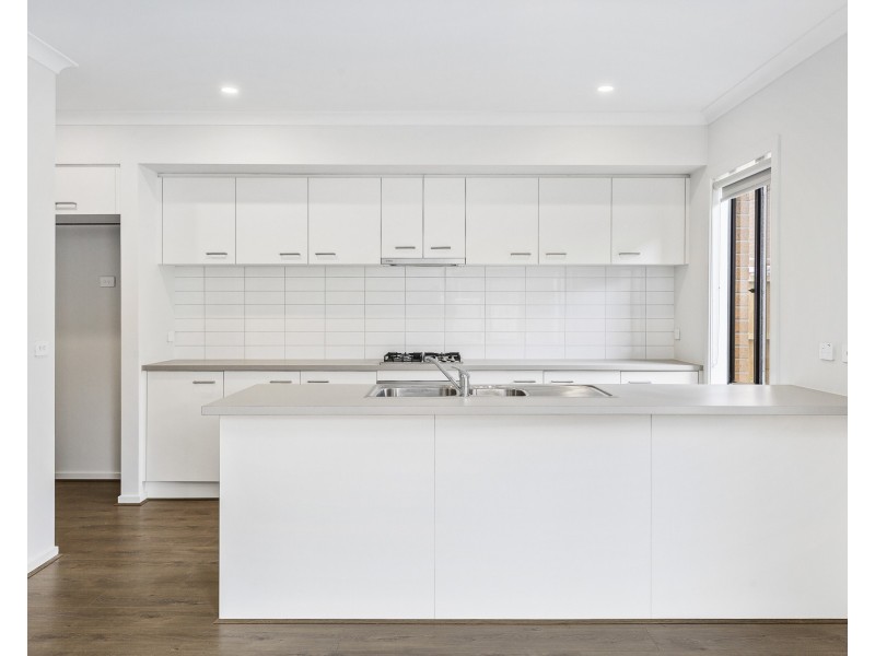 27 Waldorf Avenue, Point Cook VIC 3030