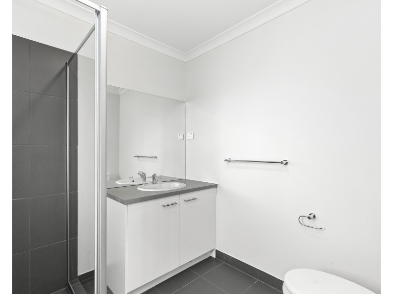 27 Waldorf Avenue, Point Cook VIC 3030