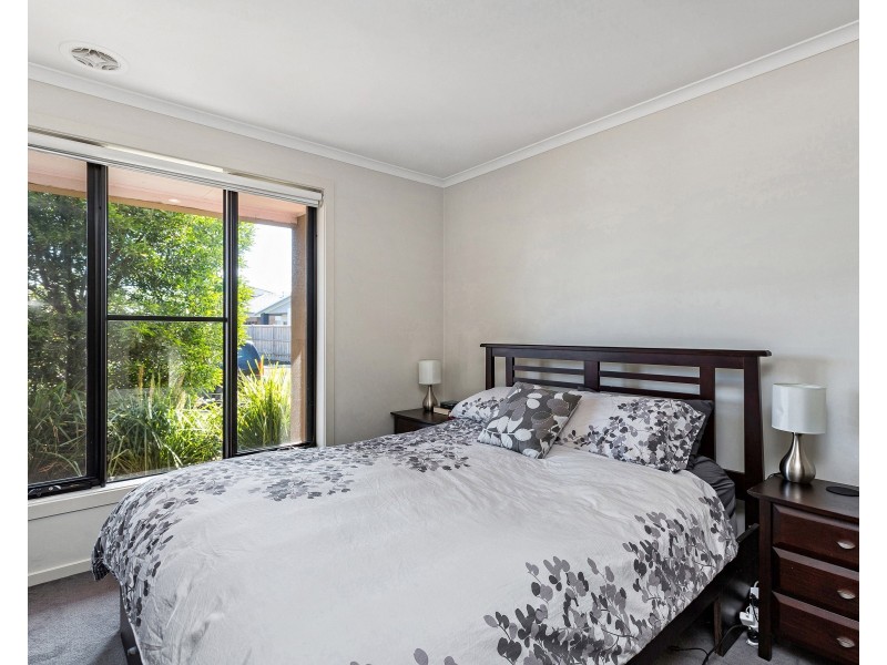 16 Jemma Avenue, Point Cook VIC 3030