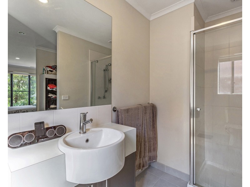 16 Jemma Avenue, Point Cook VIC 3030