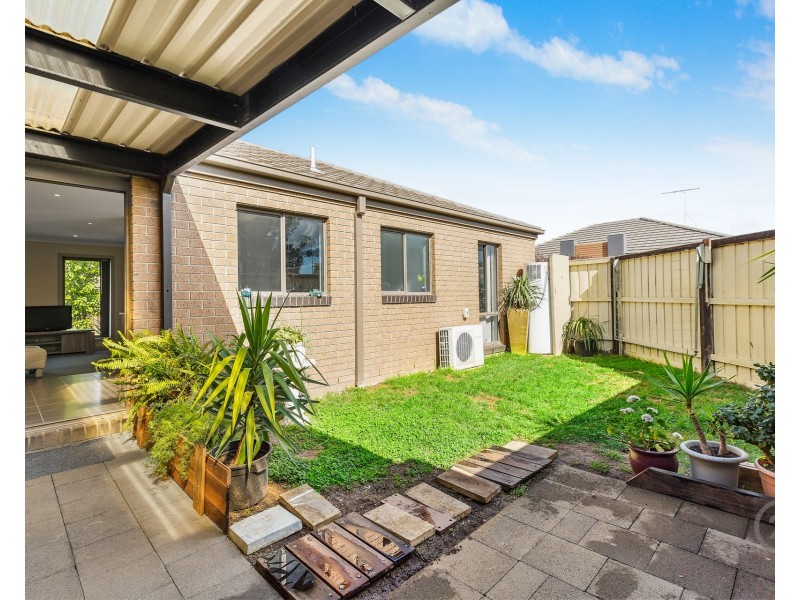 21/3 Campaspe Way, Point Cook VIC 3030