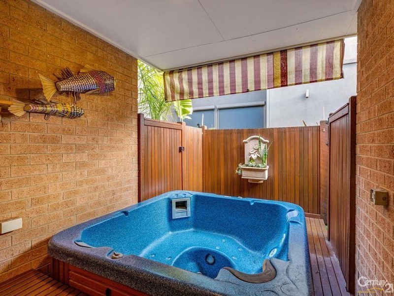 40 Eagleview Place, Sanctuary Lakes VIC 3030