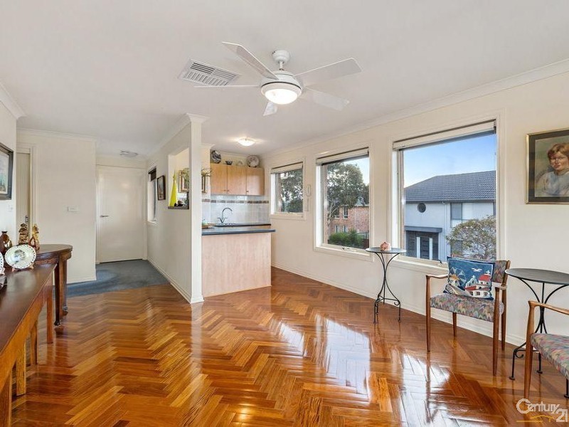 40 Eagleview Place, Sanctuary Lakes VIC 3030